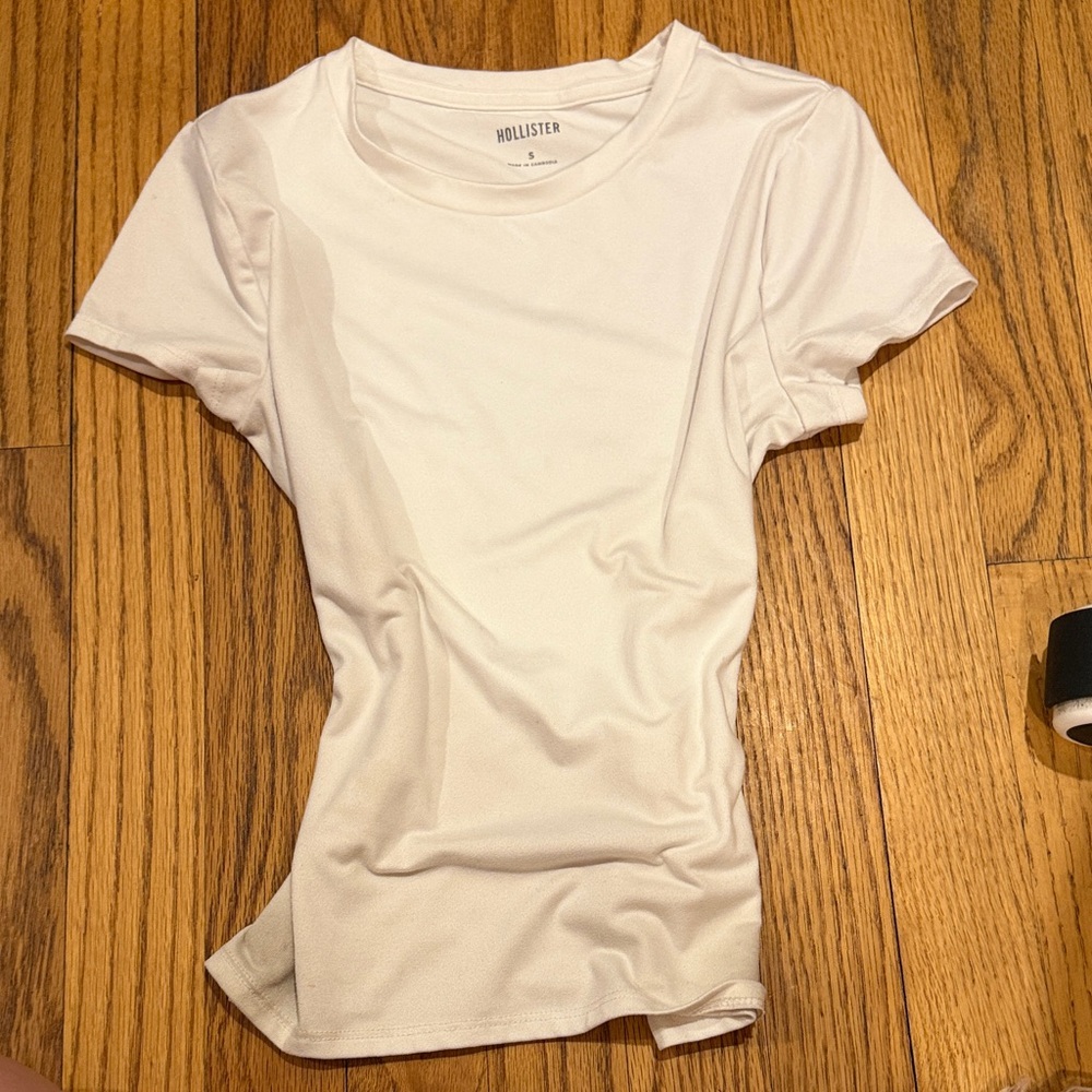 Hollister Women’s White Short Sleeve Crew Tee